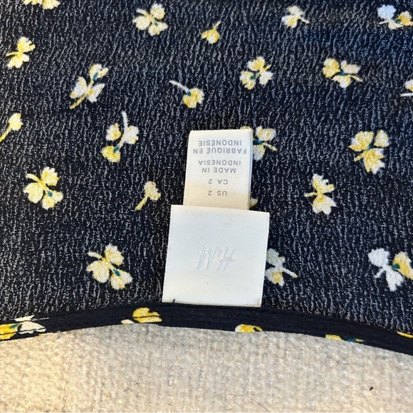 H&M Patterned Wrap-Front Dress - Picture 9 of 9